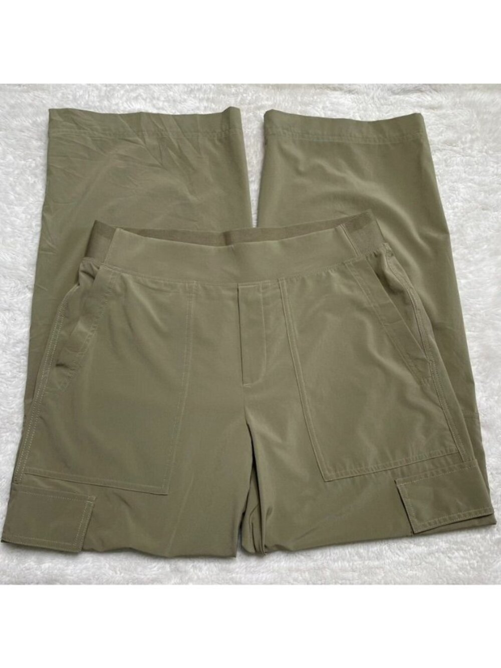Athleta Cargo Pants Womens 8P Olive Green Wide Leg Pull On High Rise Cropped 8 P